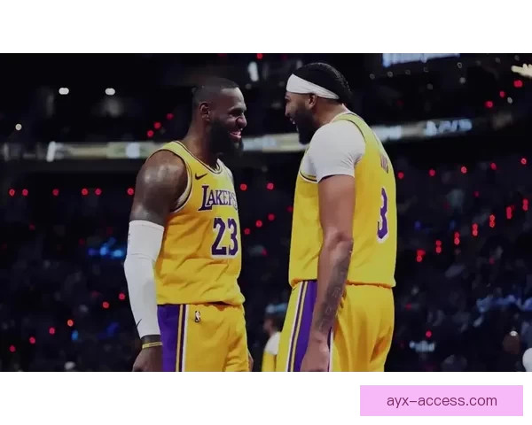 詹姆斯凌晨抵达迈阿密出战热火 追平帕里什历史纪录在即 詹姆斯凌晨抵达迈阿密出战热火 追平帕里什历史纪录在即